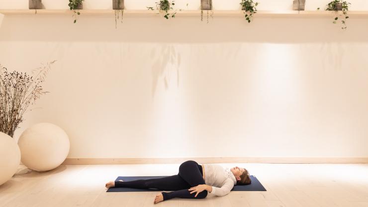 supine twist