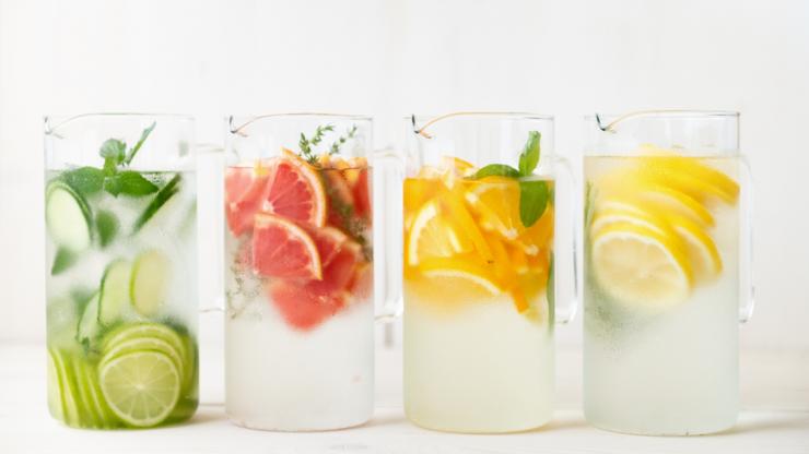Water glasses with citrus